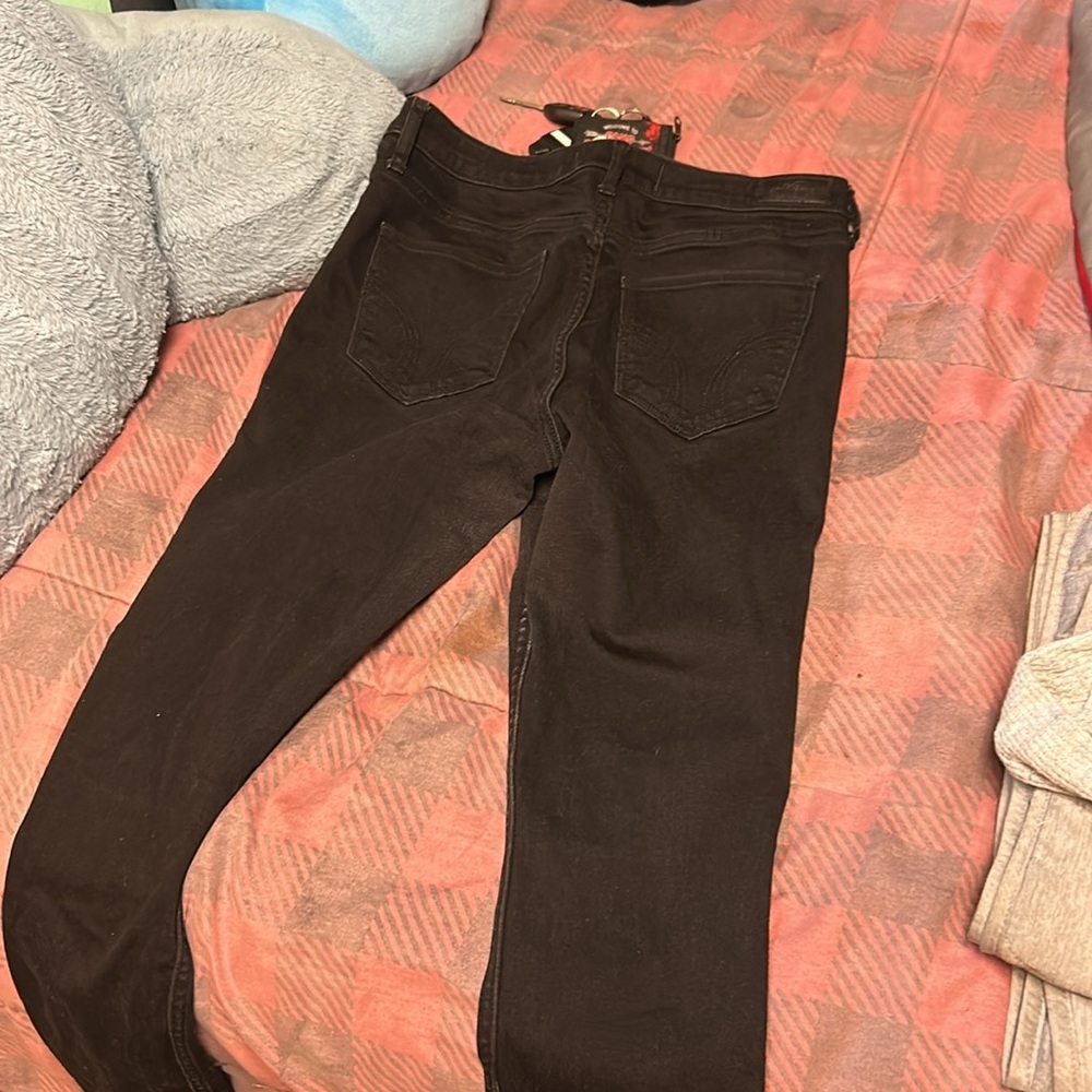 All black - Picture 2 of 2